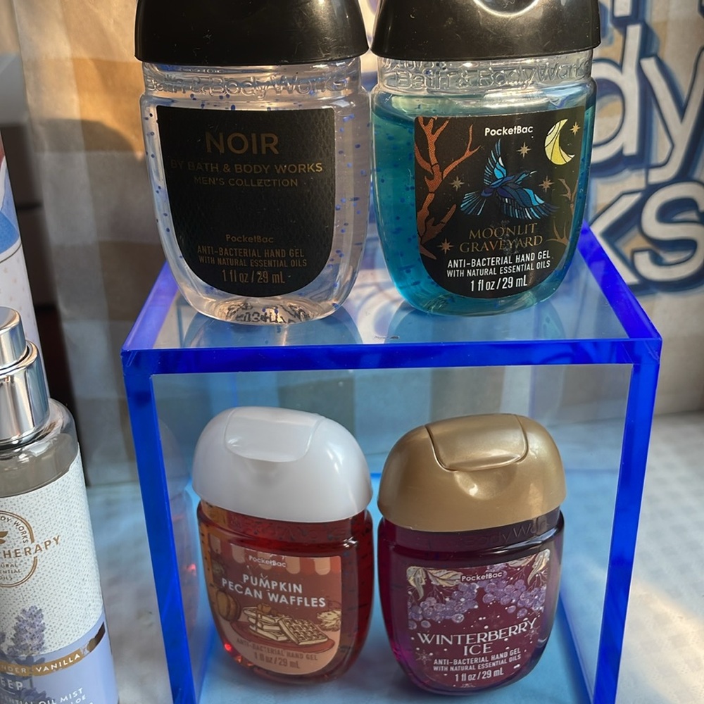 Bath & BodyWorks Variety Bundle - Picture 6 of 11